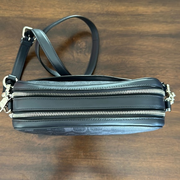 LIKE NEW COACH • Jes Crossbody in Signature Canvas - Picture 5 of 12